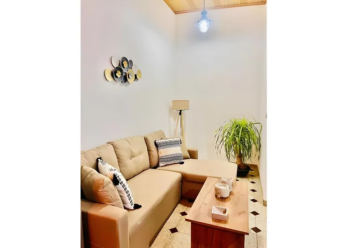 Traditional House 1925 *