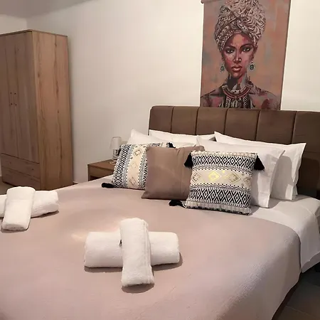 Traditional House 1925 * Gennadi