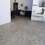 Traditional House 1925 شقة